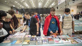 Πλήθος κόσμου στο Παλαιό Φάληρο για το μεγαλύτερο συνέδριο κόμικς στην Ελλάδα       