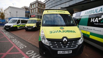 Βρετανία: Ραγδαία αύξηση κρουσμάτων κορωνοϊού και γρίπης-Κίνδυνος διπλής πανδημίας