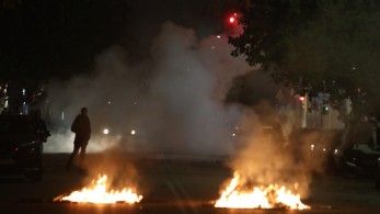 Σχιστό Κορυδαλλού: Νέα επεισόδια από Ρομά – Φωτιές σε κάδους και οδοφράγματα