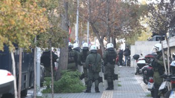 Θεσσαλονίκη: Ένταση έξω από το Δικαστικό Mέγαρο-Παραμένει σε σοβαρή κατάσταση ο 16χρονος