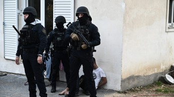 Δυτική Αττική: Έξι συλλήψεις και 15 προσαγωγές από την επιχείρηση της ΕΛ.ΑΣ σε καταυλισμούς Ρομά