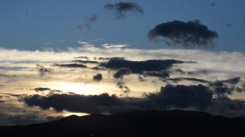 Καιρός: Βροχές, καταιγίδες και πτώση της θερμοκρασίας