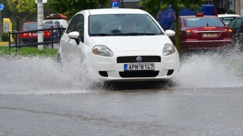 Τοπικές βροχές και καταιγίδες την Τετάρτη – Πού θα σημειωθούν εντονότερα φαινόμενα