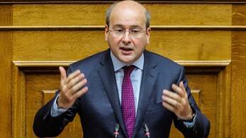 Χατζηδάκης για ΕΦΚΑ: Αγνοούμε όσους συνδικαλιστές κόλλησαν στο παρελθόν