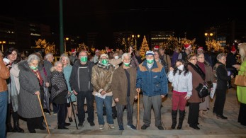 Δήμος Αθηναίων: Βόλτα χαράς με ταξί στη στολισμένη πόλη για τους ηλικιωμένους (pics)
