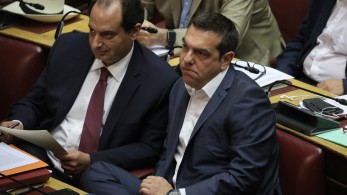 Και ο Σπίρτζης το… βιολί του για τους μετανάστες και την “νεκρή” Μαρία
