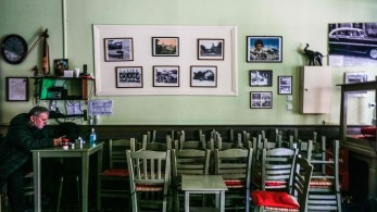 Οκτώ συλλήψεις σε καφενείο στο Ηράκλειο που είχε μετατραπεί σε «λέσχη»