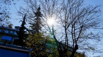 Καιρός: Σε υψηλά επίπεδα η θερμοκρασία και την Τετάρτη