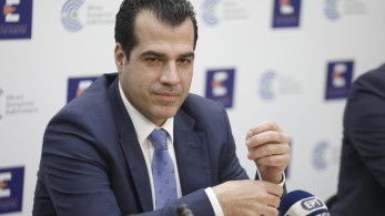 Η έκτακτη συνέντευξη Τύπου Πλεύρη για τις ελλείψεις φαρμάκων (LIVE)