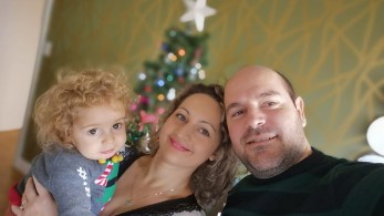 Ο μικρός ήρωας Παναγιώτης Ραφαήλ, εύχεται Καλά Χριστούγεννα!