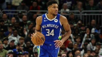 Τέταρτη διαδοχική ήττα για τα “ελάφια” – 45 πόντους ο Αντετοκούνμπο