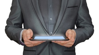 Βρετανία: Οι CEO κέρδισαν σε τρεις ημέρες όσα βγάζει ένας εργαζόμενος σε ένα χρόνο