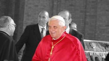 Ο εκπρόσωπος του Βατικανού επιβεβαιώνει την επιδείνωση της κατάστασης της υγείας του Βενέδικτου