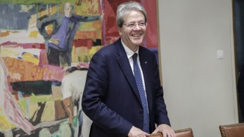 Εκτίμηση Τζεντιλόνι για ελαφρά οικονομική συρρίκνωση το χειμώνα, αλλά όχι βαθιά ύφεση