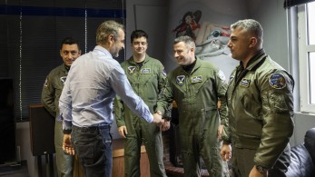 “Tο από καρδιάς “ευχαριστώ” του Μητσοτάκη στους πιλότους της Πολεμικής Αεροπορίας