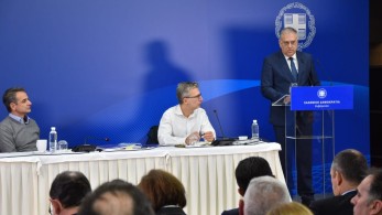 Θεοδωρικάκος: «Απροσπέλαστα τα σύνορα στον Έβρο – Η ΕΛ.ΑΣ. αντιμετωπίζει αποτελεσματικά την παράνομη μετανάστευση»