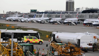 Ανησυχία Βρετανών για κατασκευή «βρώμικης βόμβας» μετά τον εντοπισμό ουρανίου σε δέμα στο Χίθροου