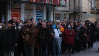 Κηδεία τέως βασιλιά Κωνσταντίνου: “Ουρά” για το τελευταίο αντίο (pics)