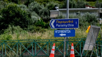 Παραμυθιά: Εβδομήντα σπίτια έπληξε ο ανεμοστρόβιλος – Χιονοπτώσεις στα ορεινά