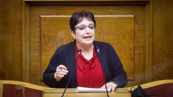 Η Αλέκα Παπαρήγα ανακοίνωσε ότι δεν θα κατέβει για βουλευτής, μετά από 30 χρόνια στη Βουλή