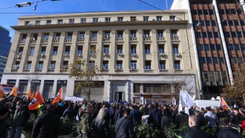 Σε 24ωρη πανελλαδική απεργία αύριο οι εργαζόμενοι στους δήμους όλης της χώρας