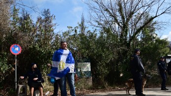 Κηδεία τέως βασιλιά: Κόσμος προσέρχεται στο Τατόι για την ταφή