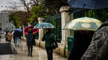 Κακοκαιρία: Μήνυμα από το 112 στην Αττική-Βροχές και χαλάζι στο κέντρο της Αθήνας-Κλειστοί δρόμοι