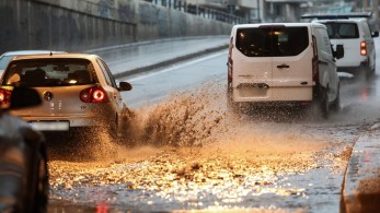 Στη δίνη της κακοκαιρίας η Αττική-Σημαντική επιδείνωση τις επόμενες ώρες-Σύσκεψη στο υπ. Πολιτικής Προστασίας