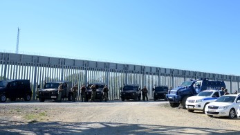 Στον φράχτη του Έβρου αύριο 27 πρέσβεις-Θεοδωρικάκος: Θα δουν πόση δουλειά γίνεται εκεί