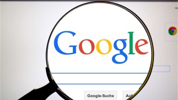ΗΠΑ: 12.000 απολύσεις από τη μητρική της Google