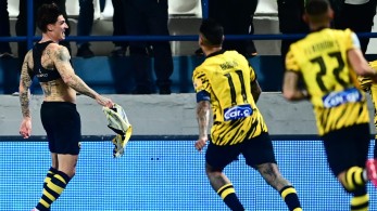 Νίκη στις καθυστερήσεις για την ΑΕΚ – Ισοπαλία στη Λιβαδειά