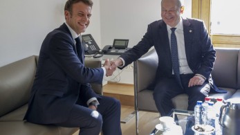 Μακρόν: Το Παρίσι και το Βερολίνο οφείλουν να γίνουν «πρωτοπόροι για την επανίδρυση» της Ευρώπης