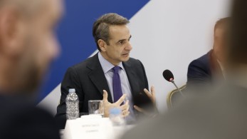 Μηνύματα Μητσοτάκη στο δρόμο προς τις εκλογές
