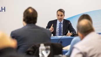 Μητσοτάκης: Η υιοθέτηση της ιστορίας της “μικρής Μαρίας” αγγίζει τα όρια της εθνικής μειοδοσίας