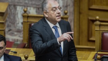 Σφοδρή επίθεση Θεοδωρικάκου σε Βαξεβάνη: «Αθλιότητα το δημοσίευμα για την οικογένεια μου, θα προσφύγω δικαστικά»