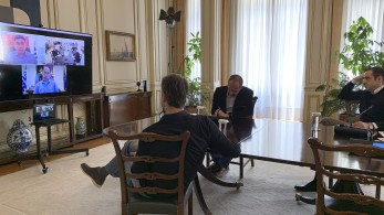 Η επανεκκίνηση του αθλητισμού, αντικείμενο τηλεδιάσκεψης του πρωθυπουργού (pics)