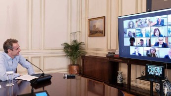 Μητσοτάκης σε νοσηλευτές: Βγάλατε την Ελλάδα ασπροπρόσωπη