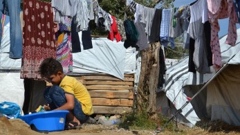 Συνεργασία Ελλάδας και Ε.Ε. για την αποσυμφόρηση των καταυλισμών στα νησιά