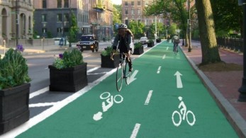 Reuters: Με το ποδήλατο περιορίζεις τον… κορωνοϊό