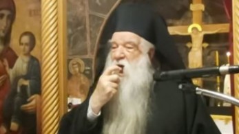 Έχασε την μπάλα ο Αμβρόσιος: Καταπίνει fake news και απειλεί με αφορισμό την Κεραμέως