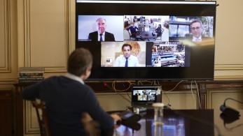 Τα εύσημα στην “Παπουτσάνης” από τον Μητσοτάκη