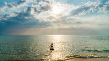 Καιρός: Ανεβαίνει η θερμοκρασία – Μένει η σκόνη