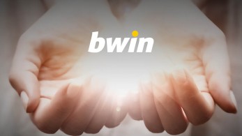 Η bwin δίπλα σε ηλικιωμένους, μοναχικούς και δομές φιλοξενίας παιδιών
