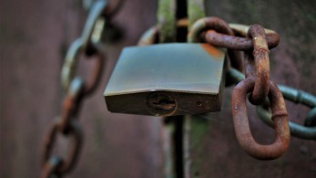 Με λουκέτο απειλούνται 100.000 μικρομεσαίες επιχειρήσεις