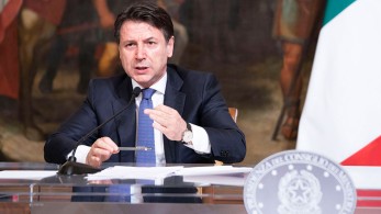 Στην αντεπίθεση με αιχμές κατά της Γερμανίας ο Κόντε