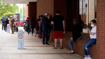 ΗΠΑ: Εκατομμύρια Αμερικανοί έχουν αποκλειστεί εκτός του συστήματος αιτήσεων για επίδομα ανεργίας