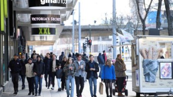 Σουηδία: Ξεπέρασε τους 1.000 νεκρούς εν μέσω σφοδρών αντιδράσεων