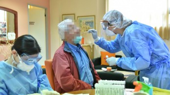 Κορωνοϊος: Αναλαμβάνουν δράση οι κινητές μονάδες του ΕΟΔΥ