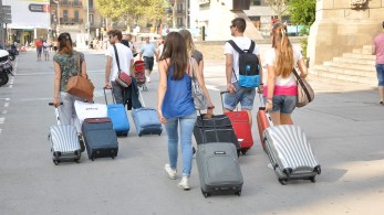 Γερμανός επιδημιολόγος: “Τερατωδώς κακή” η ιδέα των διακοπών φέτος
