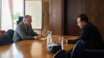 Θεοδωρικάκος με πρόεδρο ΚΕΔΕ: Οικονομική στήριξη της Αυτοδιοίκησης